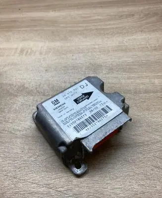 Opel Vectra B Airbag control unit/module 24416701