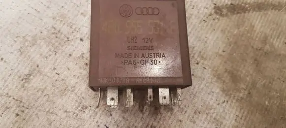 Volkswagen PASSAT B5 Window wiper relay 4BO955531