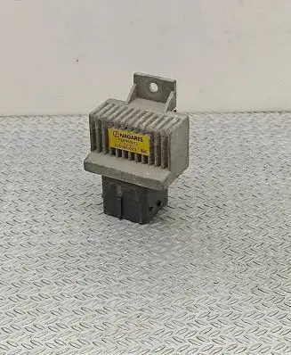 Renault Megane III Glow plug pre-heat relay 8200859243