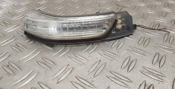 Toyota Avensis T270 Mirror indicator light 3040033 4040045
