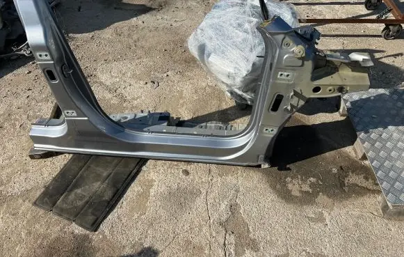 Peugeot 2008 II Sill