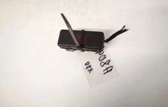 BMW 5 E39 Hazard light switch 8350947