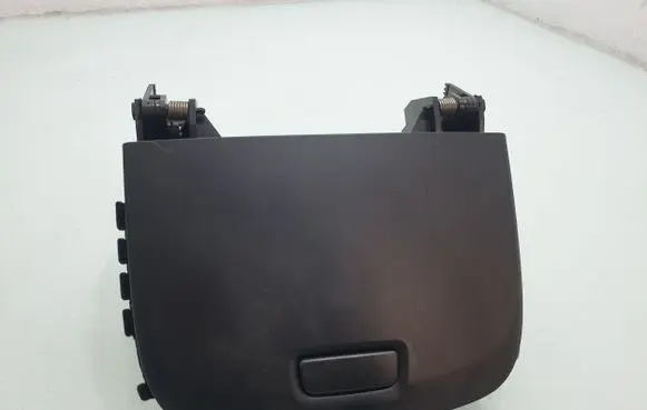 Chevrolet Captiva Glove box AMF16345