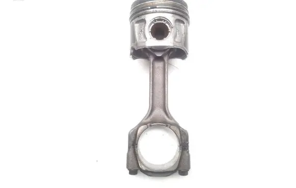 Jeep Cherokee Piston with connecting rod EBT