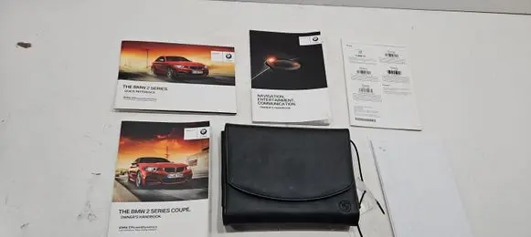 BMW 2 F22 F23 Owners service history hand book 0000