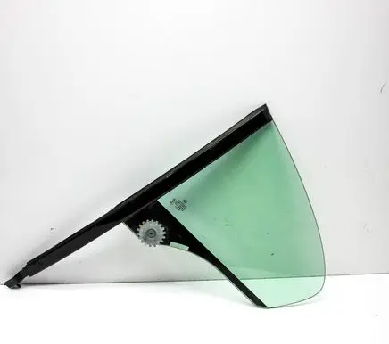 BMW 6 F06 Gran coupe Rear side window E143R001026