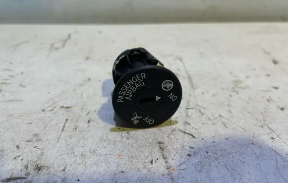 BMW 4 G22 G23 G24 G26 Passenger airbag on/off switch 9483731 MW6131 0131
