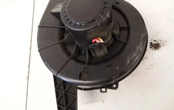 Volkswagen Polo III 6N 6N2 6NF Heater fan/blower 6q1820015c