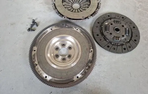 Skoda Yeti (5L) Clutch set kit 030105272M 03F141031 03F141025A