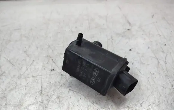 KIA Sorento Windscreen/windshield washer pump 985101W000