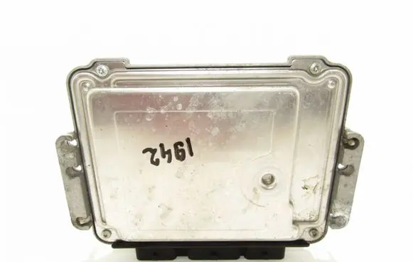 Ford Focus Engine control unit/module 5M5112A650UA