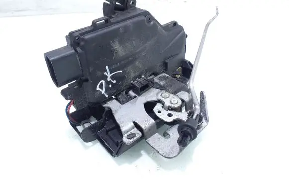 Audi A4 S4 B6 8E 8H Front door lock 4B1837015G