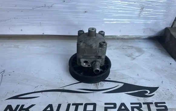 Volvo XC70 Power steering pump 30741790 7613955158