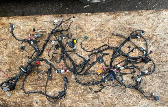 Renault Zoe Engine installation wiring loom 240115252R 240114575R 403885142R