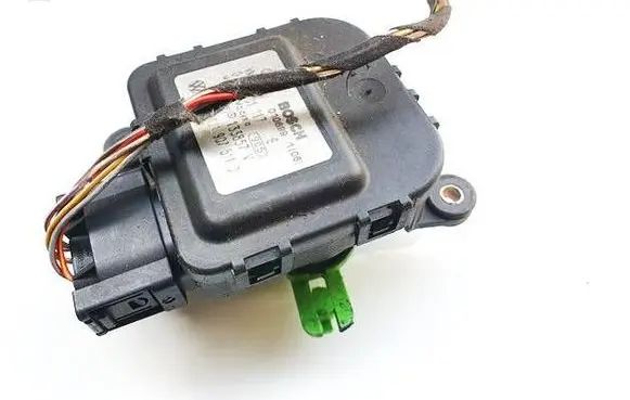 Audi A3 S3 8L Air flap motor/actuator 0132801117