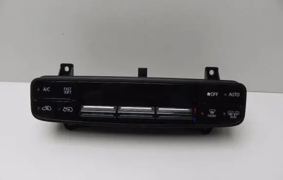 Toyota Auris E180 Climate control unit 5590002850 Y518