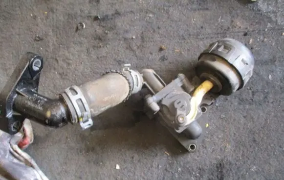 Audi A6 S6 C6 4F Oil sump strainer pipe AUDI059121057N