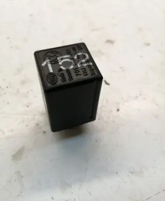Volkswagen Transporter - Caravelle T4 Other relay 701963281