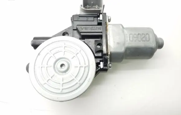 Nissan Leaf I (ZE0) Rear door window regulator motor 82730CV01B
