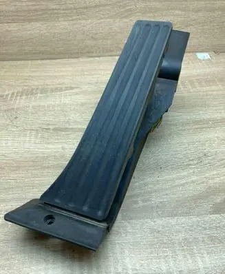 BMW 3 E90 E91 Accelerator throttle pedal 6772645 25916010 WITHPLUG
