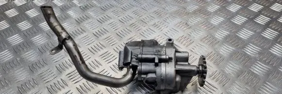 Mercedes-Benz C W203 Oil pump 6111810201 A111936460901S A6461810095