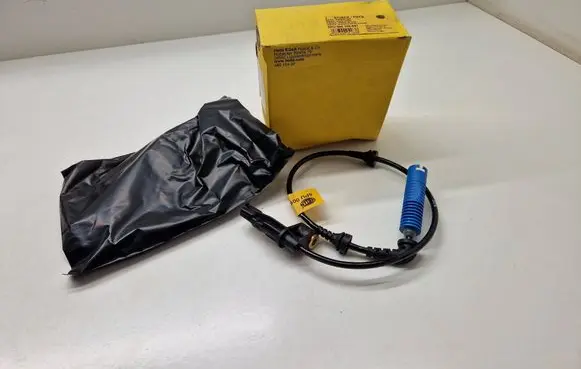 BMW 3 E46 ABS brake wheel speed sensor 6752682 6PU009106841