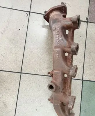 Volkswagen II LT Exhaust manifold 074253033J