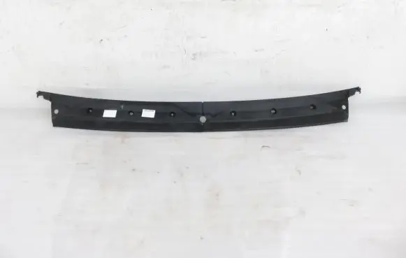 Iveco Daily 6th gen Wiper trim 5801951120 5801951075