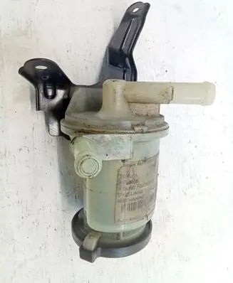 Toyota Avensis T250 Power steering fluid tank/reservoir