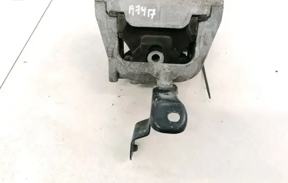 Skoda Octavia Mk2 (1Z) Engine mount bracket 1K0199262