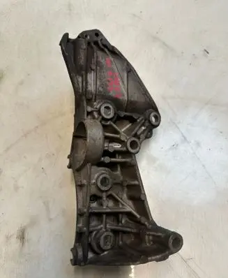 Renault Clio III Generator/alternator bracket 8200669494