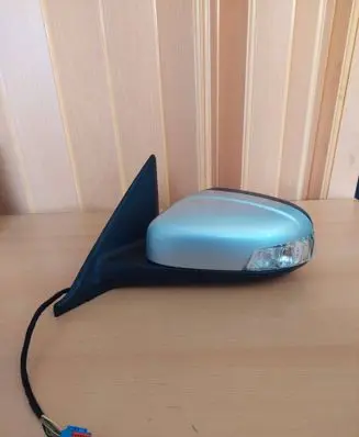 Volvo V50 Front door electric wing mirror 