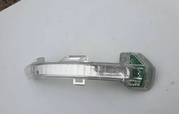 Volkswagen PASSAT B8 Mirror indicator light 3G0949102 01179702