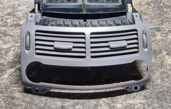 Mercedes-Benz E W211 Dash center air vent grill A2118301854