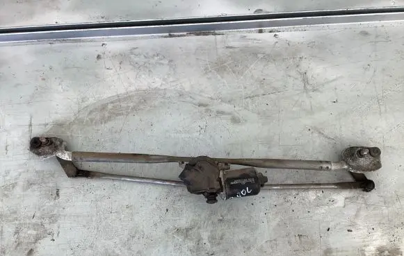 Chrysler 300 - 300C Front wiper linkage and motor 04805711AA