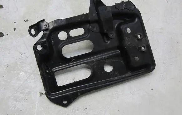 Toyota Auris E180 Battery bracket KRIS235789