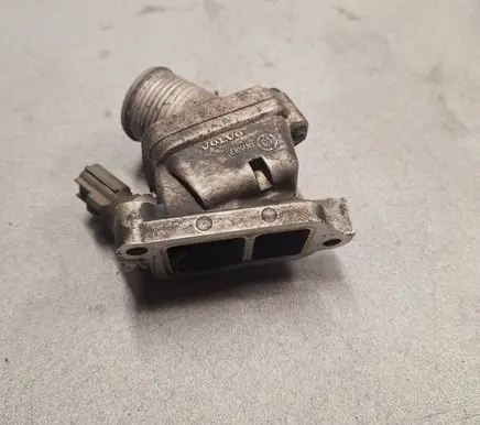 Volvo V70 Thermostat/thermostat housing 863695