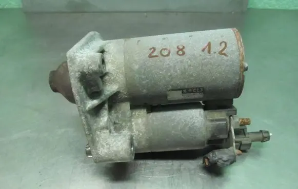 Peugeot 208 Starter motor 4280008331 9671530880