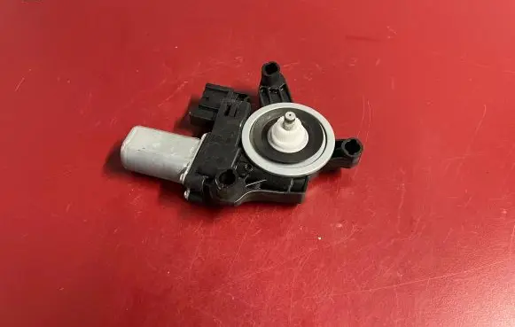 BMW X1 U11 Front door window regulator motor 5A18F13 67625A18F13