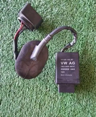 Volkswagen Golf VI Fuel injection pump control unit/module 1K0906093F