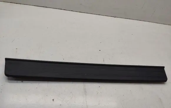 Hyundai Tucson JM Front sill trim cover 858732E000