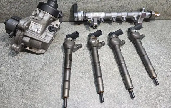 Audi A6 C7 Fuel injection high pressure pump 0445010529 03L130271J 0445110369
