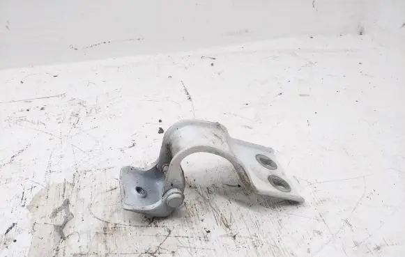 Ford Kuga I Tailgate/trunk/boot hinge