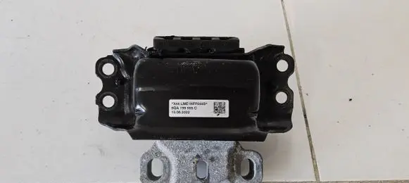 Audi Q3 F3 Engine mount bracket 5QA199555C