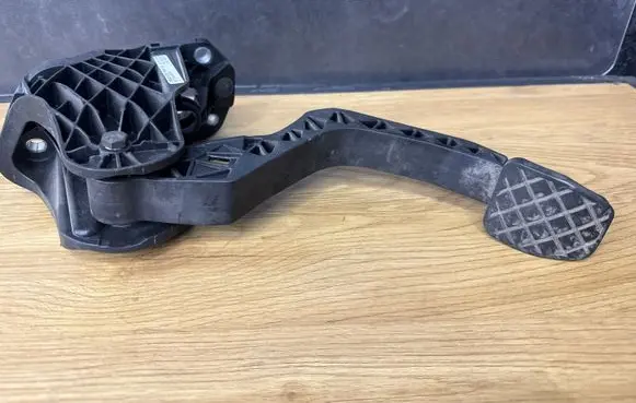 Skoda Octavia Mk2 (1Z) Clutch pedal 1K0721796K