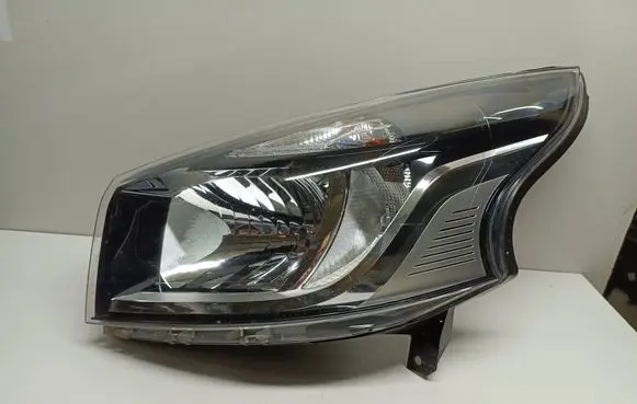 Renault Trafic III (X82) Headlight/headlamp 260601217R