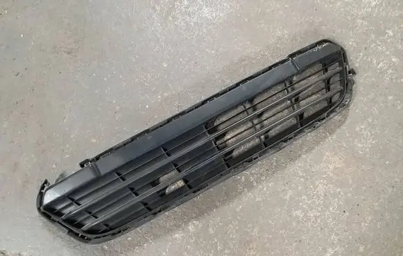 Front bumper lower grill