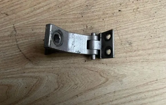 Audi 80 90 B3 Front door upper hinge 893831401
