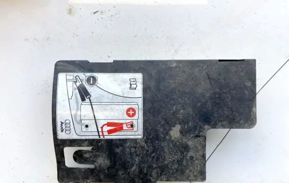Audi A6 S6 C6 4F Battery box tray cover/lid 4F0915429
