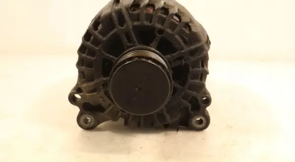 Volkswagen PASSAT B7 Generator/alternator 03L903023B